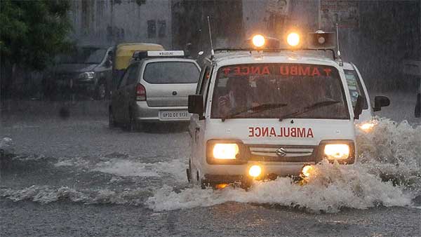 ಮಗುವಿನ ಪ್ರಾಣವನ್ನು ಉಳಿಸಲು 600 ಕಿಲೋಮೀಟರ್‍‍ನ ದೂರವನ್ನು ಕೇವಲ 720 ನಿಮಿಷಗಳಲ್ಲಿ ತಲುಪಿದ ಆಂಬ್ಯುಲೆನ್ಸ್ ಡ್ರೈವರ್