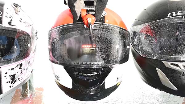 ಹೆಲ್ಮೆಟ್‌ಗೂ ಬಂತೂ ವೈಪರ್, ಐಡಿಯಾ ಸೂಪರ್ರೋ ಸೂಪರ್..!