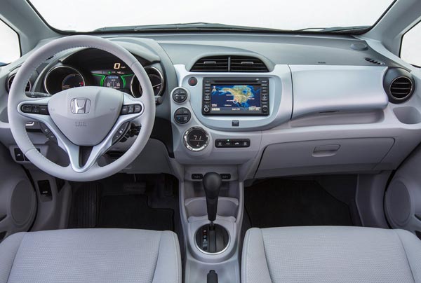 ಒಂದು ಬಾರಿಯ ಚಾರ್ಜ್‍ಗೆ ಸುಮಾರು 300 ಕಿ.ಮಿ ಮೈಲೇಜ್ ನೀಡುತ್ತಂತೆ ಈ ಕಾರು..!