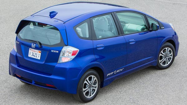 ಒಂದು ಬಾರಿಯ ಚಾರ್ಜ್‍ಗೆ ಸುಮಾರು 300 ಕಿ.ಮಿ ಮೈಲೇಜ್ ನೀಡುತ್ತಂತೆ ಈ ಕಾರು..!