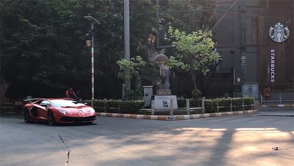 ಬೆಂಗಳೂರಿನ ರಸ್ತೆಗಳಲ್ಲಿ ಲ್ಯಾಂಬೋರ್ಗಿನಿ ಅವೆಂಟಡೊರ್ ಎಸ್‍ವಿಜೆ ಕಾರಿನ ದರ್ಬಾರು...