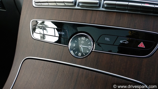 ತಂದೆಯ ಕನಸಿನ ಕಾರನ್ನು ಉಡುಗೊರೆಯಾಗಿ ನೀಡಿದ ಮಗ