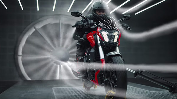 ಹೊಸ ಎರಡು ಬಣ್ಣಗಳಲ್ಲಿ ಲಭ್ಯವಿರಲಿದೆ ಬಜಾಜ್ ಡಾಮಿನಾರ್ 400 ಬೈಕ್