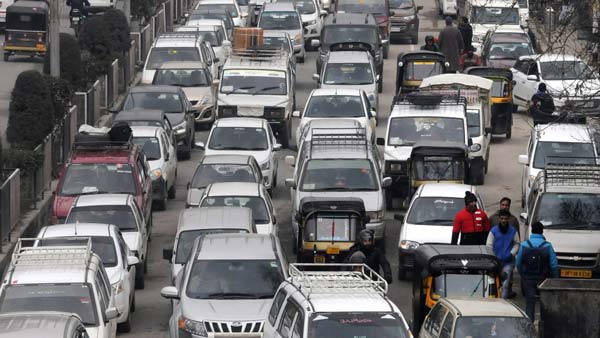 ಕಾರುಗಳ ಫ್ಯಾಮಿಲಿ ಪ್ಲಾನಿಂಗ್ ಮಾಡಲು ಮುಂದಾದ ಸುಪ್ರೀಂ ಕೋರ್ಟ್