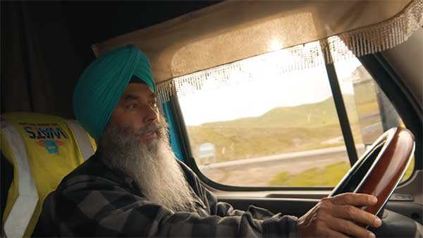 ಅಮೆರಿಕದಲ್ಲಿ ಟ್ರಕ್ ಓಡಿಸುವ ಈ ಭಾರತೀಯನ ಸಂಬಳ ಎಷ್ಟು ಗೊತ್ತಾ?