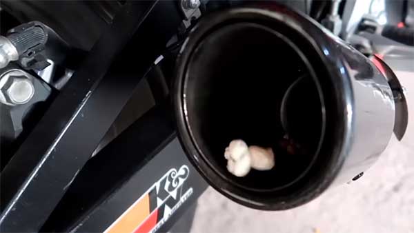 ಪಾಪ್ ಕಾರ್ನ್ ತಯಾರಿಸಲು ಈ ಸೂಪರ್ ಬೈಕ್ ಮಾಲೀಕ ಮಾಡಿದ್ದೇನು ಗೊತ್ತಾ?