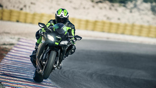 ಹೊಸ ಅಪ್ಡೇಟ್ ಪಡೆಯುತ್ತಿರುವ ಕವಾಸಕಿ ನಿಂಜಾ ಝಡ್‍ಎಕ್ಸ್-25‍‍ಆರ್