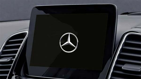 ದೇಶಿಯ ಮಾರುಕಟ್ಟೆಯಲ್ಲಿ ಬಿಡುಗಡೆಯಾದ ಮರ್ಸಿಡಿಸ್ ಬೆಂಝ್ ಇ ಕ್ಲಾಸ್