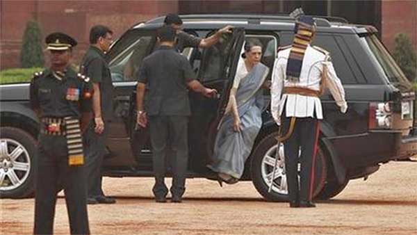 ಯಾವ ಯಾವ ರಾಜಕಾರಣಿಗಳ ಬಳಿ ಯಾವೆಲ್ಲಾ ಐಷಾರಾಮಿ ಕಾರುಗಳಿವೆ ಗೊತ್ತಾ?