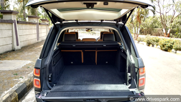 ಹೊಸ ರೇಂಜ್ ರೋವರ್ ಜೊತೆಗೆ ಪೋಸ್ ನೀಡಿದ ಕತ್ರಿನಾ ಕೈಫ್