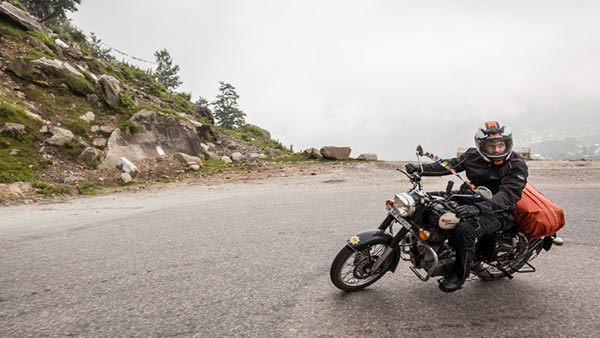 ವಿಶ್ವದ ಅತಿ ಎತ್ತರದ ಕಣಿವೆ ತಲುಪಿದ ಆರ್‌ಇ ಮೊದಲ ಇಂಟರ್‌ಸೆಪ್ಟರ್ 650