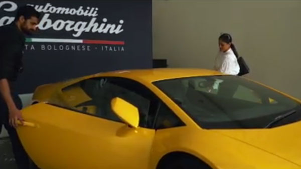 ಪ್ರೀತಿಯ ಮಡದಿಗೆ ದುಬಾರಿ ಕಾರು ಗಿಫ್ಟ್ ಕೊಟ್ಟ ಪತಿರಾಯ