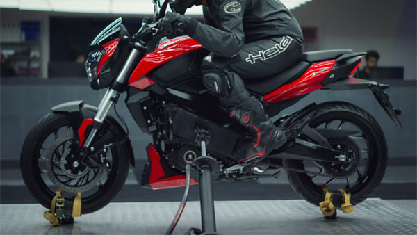 ಮಾರುಕಟ್ಟೆಯಲ್ಲಿ ಉತ್ತಮ ಬೇಡಿಕೆ ಪಡೆಯುತ್ತಿರುವ ಬಜಾಜ್ ಡಾಮಿನಾರ್ 400 ಬೈಕ್