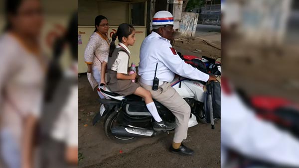 ವಾಹನ ಮಾಲೀಕರಿಂದ ಪ್ರತಿಭಟನೆ- ಮಕ್ಕಳನ್ನು ಶಾಲೆಗಳಿಗೆ ತಲುಪಿಸಿದ ಪೊಲೀಸರು