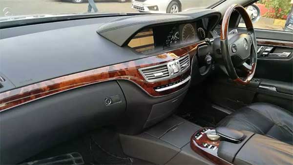 ಒಎಲ್ಎಕ್ಸ್​ನಲ್ಲಿ ತಮ್ಮ ಐಷಾರಾಮಿ ಬೆಂಝ್ ಕಾರನ್ನು ಮಾರಾಟಕ್ಕಿಟ್ಟ ನಟ ಅಮಿತಾಬ್‌ ಬಚ್ಚನ್‌