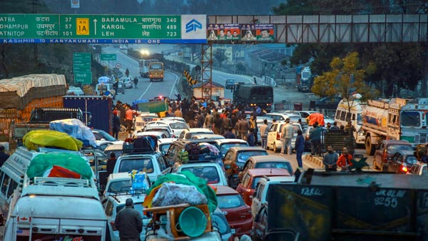 ಹೈವೇಗಳಲ್ಲಿ ಜಾಹೀರಾತು ನಿಷೇಧಿಸಿದ ಹೈಕೋರ್ಟ್