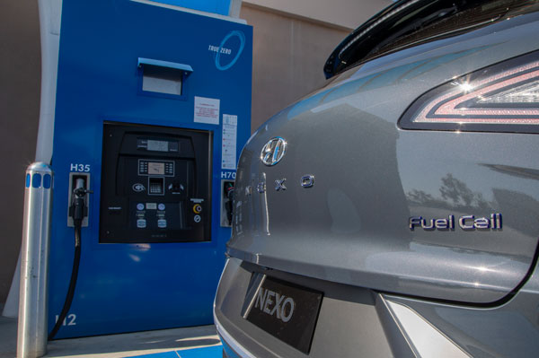 ಒಂದು ಸಾವಿರ ಕಿ.ಮೀ ಮೈಲೇಜ್ ನೀಡುತ್ತೆ ಹ್ಯುಂಡೈ ಕಂಪನಿಯ ಈ ಕಾರು..!