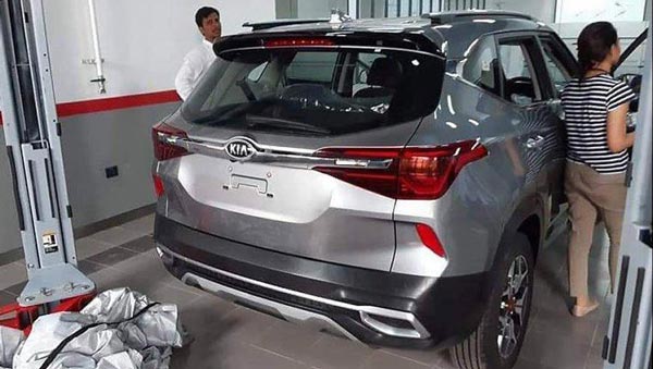 ಡೀಲರ್ ಯಾರ್ಡ್ ತಲುಪುತ್ತಿರುವ ಕಿಯಾ ಸೆಲ್ಟೊಸ್ - ಬಿಡುಗೆಡೆಗೆ ಇನ್ನು ಒಂದೇ ತಿಂಗಳು ಬಾಕಿ