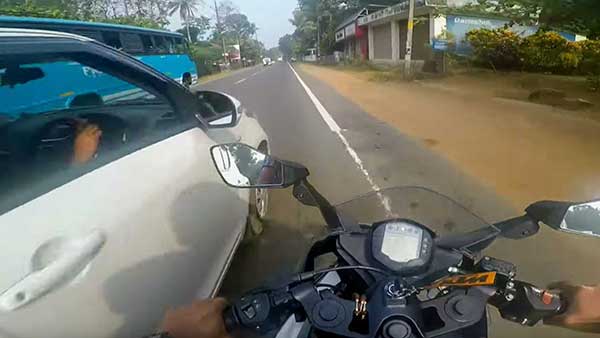 ಸಾವಿನಂಚಿನಿಂದ ಬಚಾವ್ ಆದ ಕೆಟಿ‍ಎಂ ಬೈಕ್ ಸವಾರ