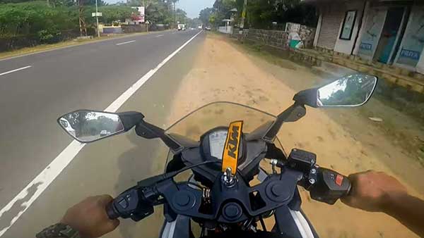 ಸಾವಿನಂಚಿನಿಂದ ಬಚಾವ್ ಆದ ಕೆಟಿ‍ಎಂ ಬೈಕ್ ಸವಾರ