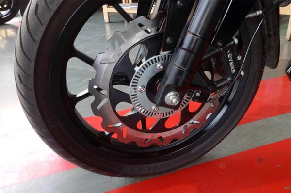 ಬಹಿರಂಗವಾಯ್ತು ಮೊಜೊ300 ಬೈಕ್ ಫೀಚರ್ಸ್