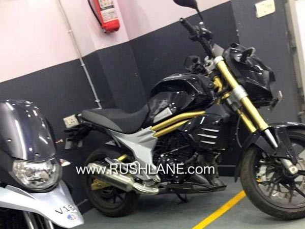 ಕ್ಯಾಮರಾ ಕಣ್ಣಿಗೆ ಬಿದ್ದ ಯು‍ಎಂ ಅಡ್ವೆಂಚರ್ ಟೂರರ್