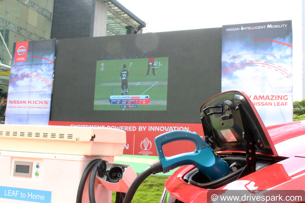 ನಮ್ಮ ಬೆಂಗಳೂರಿನಲ್ಲಿ ಪ್ರದರ್ಶನಗೊಂಡ ನಿಸ್ಸಾನ್ ಬಹುನೀರಿಕ್ಷಿತ ಲೀಫ್ ಎಲೆಕ್ಟ್ರಿಕ್ ಕಾರು..!