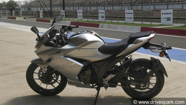 ಡ್ಯೂಕ್ 250 ಮತ್ತು ಫೇಜರ್25 ಬೈಕ್‌ಗಳಿಗೆ ಭರ್ಜರಿ ಪೈಪೋಟಿ ಕೊಟ್ಟ ಸುಜುಕಿ ಜಿಕ್ಸರ್ ಎಸ್ಎಫ್ 250