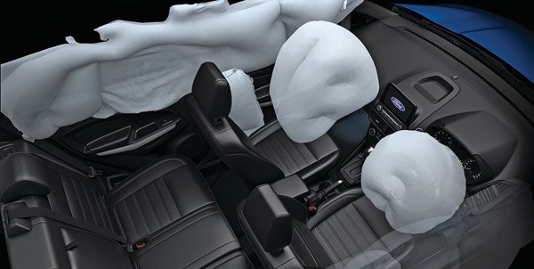 ನಿಯಂತ್ರಣ ತಪ್ಪಿ ಹೆದ್ದಾರಿಯಲ್ಲಿ ಪಲ್ಟಿ ಹೊಡೆದ ಫೋರ್ಡ್ ಇಕೋಸ್ಪೋರ್ಟ್ - ಚಾಲಕ ಸೇಫ್