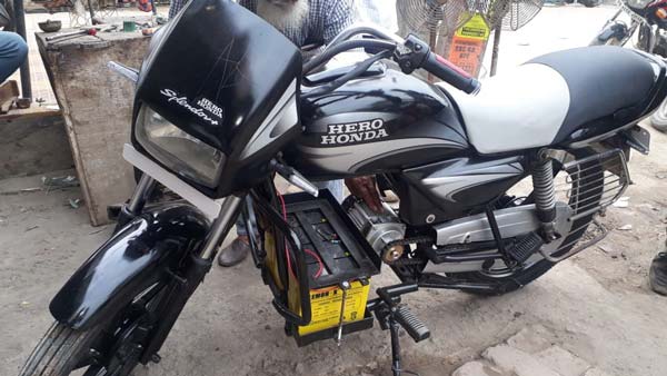 ಹತ್ತು ಸಾವಿರಕ್ಕೆ ಎಲೆಕ್ಟ್ರಿಕ್ ಬೈಕ್ ತಯಾರಿಸಿದ ಮೆಕಾನಿಕ್