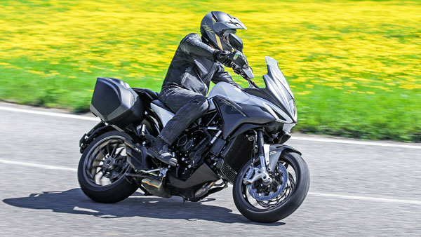 ದೇಶಿಯ ಮಾರುಕಟ್ಟೆಗೆ ಎಂಟ್ರಿ ಕೊಡಲಿದೆ ಎಂವಿ ಅಗಸ್ಟಾ ಟೂರಿಸ್ಮೊ ವೆಲೊಚೆ 800