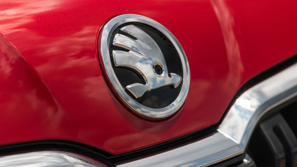 ಕಾರ್ ಕದ್ದಿದ್ದು ಆಯ್ತು, ಈಗ ಖದೀಮರ ಕಣ್ಣು ಲೊಗೊ ಮೇಲೆ..!