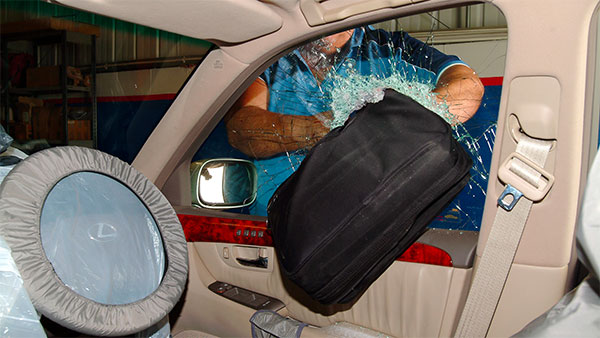 ಖದೀಮರಿಗೆ ಎಸ್‍‍ಯುವಿ ಕಾರುಗಳೇ ಯಾಕೆ ಹೆಚ್ಚು ಟಾರ್ಗೆಟ್? 