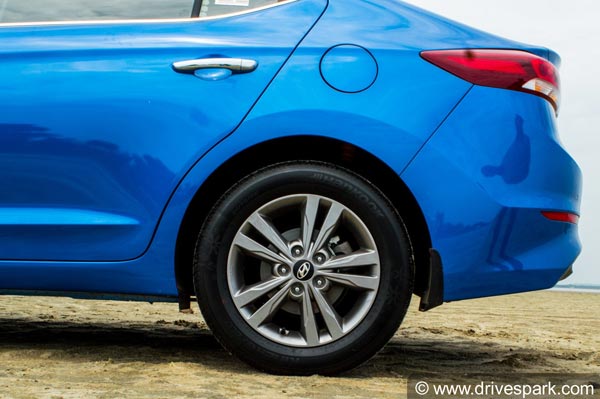 ಬ್ಲೂ ಲಿಂಕ್ ಫೀಚರ್ಸ್ ಹೊತ್ತುಬರಲಿದೆ ಹ್ಯುಂಡೈ ಎಲಾಂಟ್ರಾ ಫೇಸ್‌ಲಿಫ್ಟ್