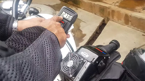 ಬೈಕ್ ಸವಾರಿ ವೇಳೆ ತಲೆಯನ್ನು ತಂಪಾಗಿಡಲಿದೆ ಈ ಎ‍‍ಸಿ ಹೆಲ್ಮೆಟ್