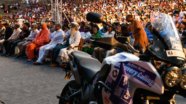 ಅಡ್ವೆಂಚರ್ ಬೈಕಿನಲ್ಲಿ ಹೊಸ ರ್‍ಯಾಲಿ ಶುರು ಮಾಡಿದ್ರು ಸದ್ಗುರು