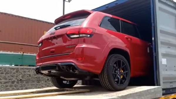 ದುಬಾರಿ ಬೆಲೆಯ ಜೀಪ್ ಗ್ರ್ಯಾಂಡ್ ಚರೋಕಿಯಲ್ಲಿ ಕ್ರಿಕೆಟರ್ ಧೋನಿ ಜಾಲಿ ಡ್ರೈವ್..!