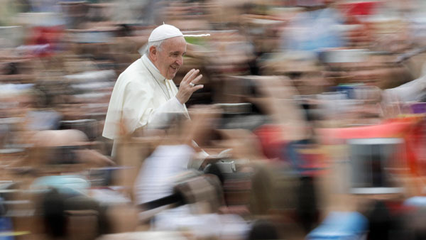 ಮಹೀಂದ್ರಾ ಕಾರಿನಲ್ಲಿ ಸಂಚರಿಸಿದ ಪೋಪ್ ಫ್ರಾನ್ಸಿಸ್