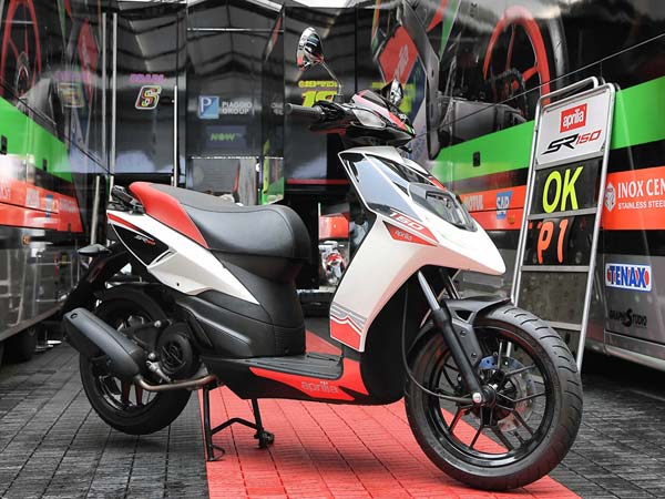 ಸ್ಕೂಟರ್‍‍ನಲ್ಲೇ 40 ದಿನಗಳ ಕಾಲ 15 ರಾಜ್ಯಗಳನ್ನ ಸುತ್ತಿದ ಎಂಜಿನಿಯರ್..!