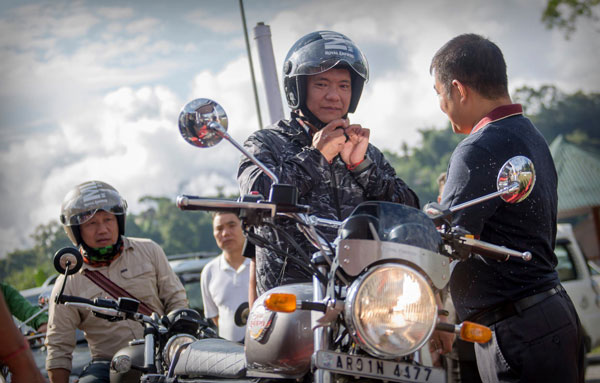 ಪ್ರವಾಸೋದ್ಯಮ ಉತ್ತೇಜಿಸಲು 122ಕಿ.ಮೀ ಬೈಕ್ ರೈಡ್ ಮಾಡಿದ ಸಿಎಂ ಪೆಮ ಖಂಡು..!