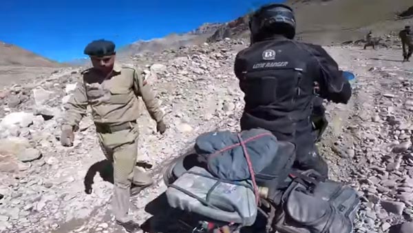 ಸಂಕಷ್ಟಕ್ಕೆ ಸಿಲುಕಿದ ರೈಡರ್‍‍ಗಳ ನೆರವಿಗೆ ಧಾವಿಸಿದ ಭಾರತೀಯ ಸೈನಿಕರು