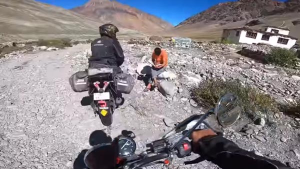 ಸಂಕಷ್ಟಕ್ಕೆ ಸಿಲುಕಿದ ರೈಡರ್‍‍ಗಳ ನೆರವಿಗೆ ಧಾವಿಸಿದ ಭಾರತೀಯ ಸೈನಿಕರು