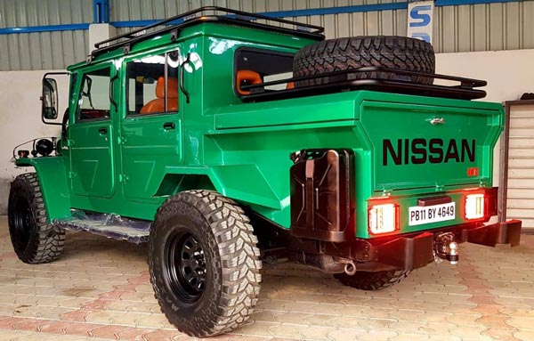 ಧೋನಿಗೆ ಕಾರು ತೊಳೆಯಲು ಸಹಾಯ ಮಾಡಿದ ಮಗಳು ಝೀವಾ