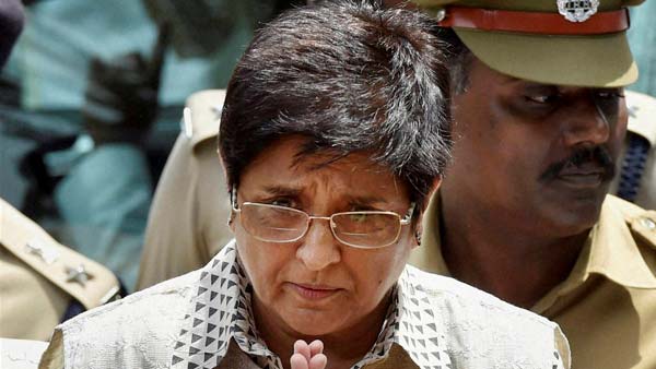 ಹೆಲ್ಮೆಟ್ ವಿಷಯಕ್ಕೆ ಪರಸ್ಪರ ಕಾಲೆಳೆದುಕೊಂಡ ಸಿ‍ಎಂ ಹಾಗೂ ಗವರ್ನರ್