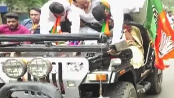 ರ್‍ಯಾಲಿಯಲ್ಲಿ ಮುರಿದು ಬಿತ್ತು ಜೀಪ್‍‍‍ನ ರೋಲ್‍‍ಬಾರ್