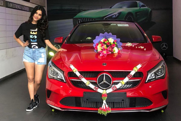 ಬೆಂಝ್ ಕಾರು ಖರೀದಿಸಿದ ವಜ್ರಕಾಯ ಬೆಡಗಿ