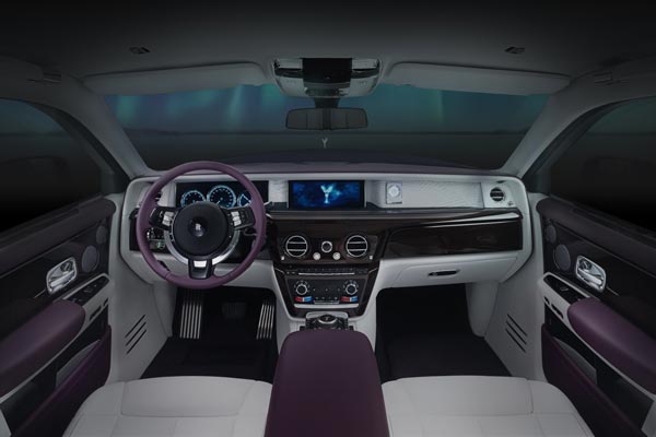 ಸ್ಟಾರ್ ನಟಿಗೆ ಬರೋಬ್ಬರಿ 11 ಕೋಟಿ ಮೌಲ್ಯದ ರೋಲ್ಸ್ ರಾಯ್ಸ್ ಕಾರ್ ಗಿಫ್ಟ್