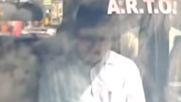 ಸಂಚಾರಿ ನಿಯಮ ಉಲ್ಲಂಘಿಸಿದ ಆರ್‍‍ಟಿಒ ಅಧಿಕಾರಿಗೆ ಸಾರ್ವಜನಿಕರಿಂದ ಕ್ಲಾಸ್