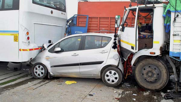ಹೆದ್ದಾರಿಗಳಲ್ಲಿ ವಾಹನ ಚಾಲನೆ ವೇಳೆ ಓವರ್‌ಟೆಕ್ ಮಾಡುವ ಮುನ್ನ ಹುಷಾರ್..!