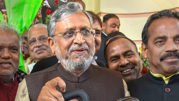 ಎಲೆಕ್ಟ್ರಿಕ್ ಕಾರಿನಲ್ಲಿ ಸಂಚರಿಸುತ್ತಿರುವ ಡಿ‍‍ಸಿ‍ಎಂ